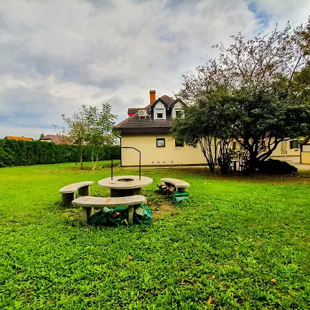 Retro Szallas, Bed & Breakfast Torony
