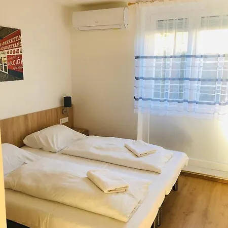 Bed & Breakfast Retro Szallas, 3*