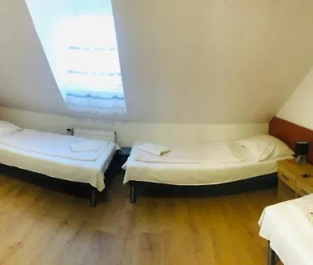 Retro Szallas, Bed & Breakfast Torony