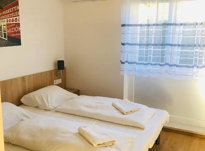 Bed & Breakfast Retro Szallas, 3*